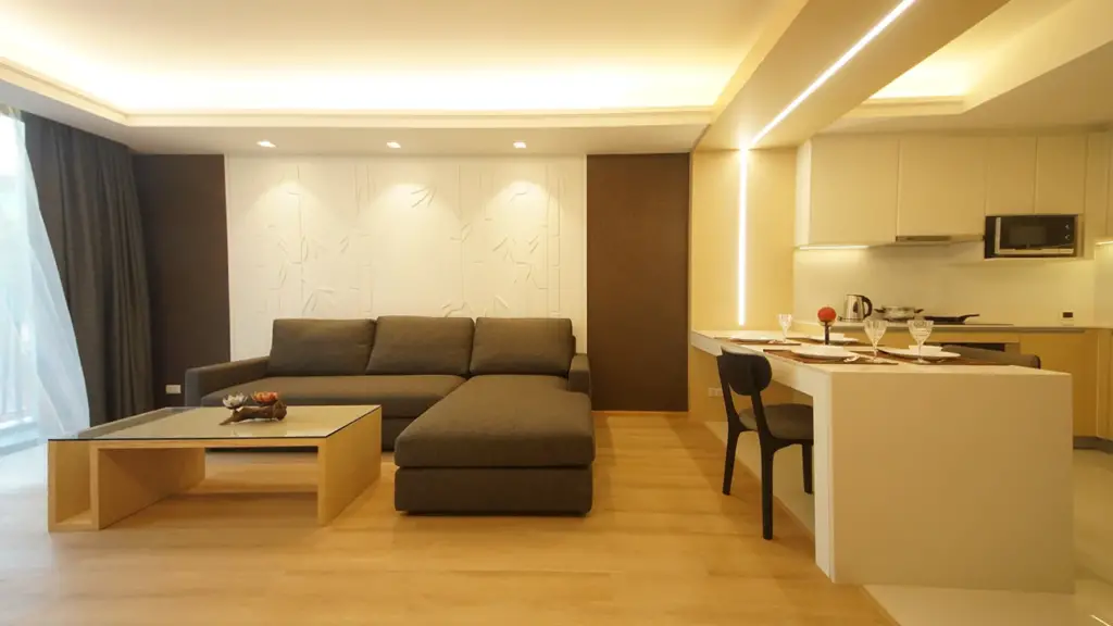 【タイのアパート探しのTIPS】意外と盲点な「コンセントの位置」 3 outlet livingroom 2