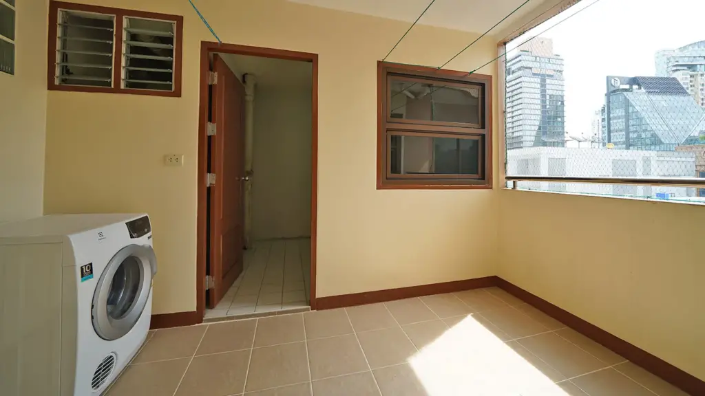 お子様連れにおすすめ! 「築深物件」の魅力とは 9 blog nt tower balcony