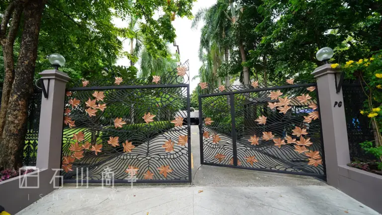 Phirom Garden Residence, entrance