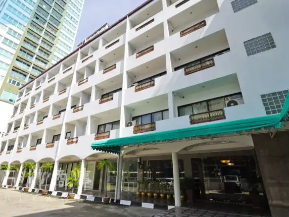 admiral suites, building