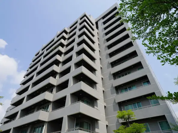 park thonglor tower, building