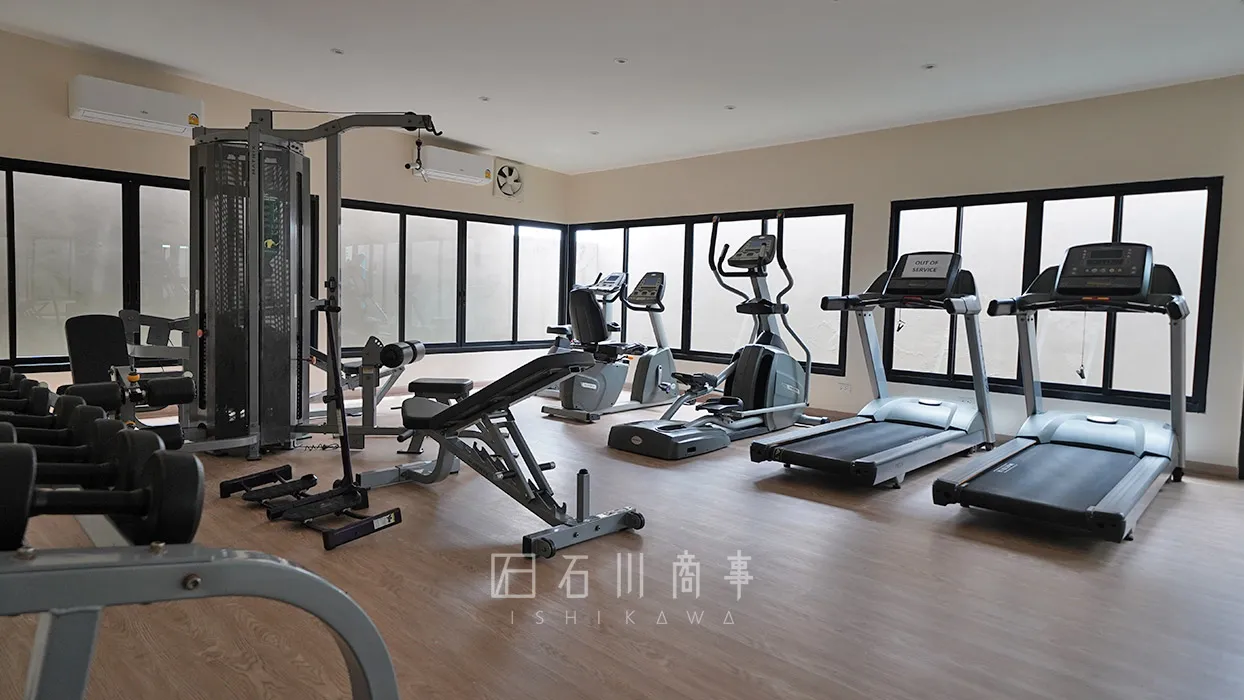 Ramada by Wyndham Bangkok Ten Ekamai Residences - Fitness machine