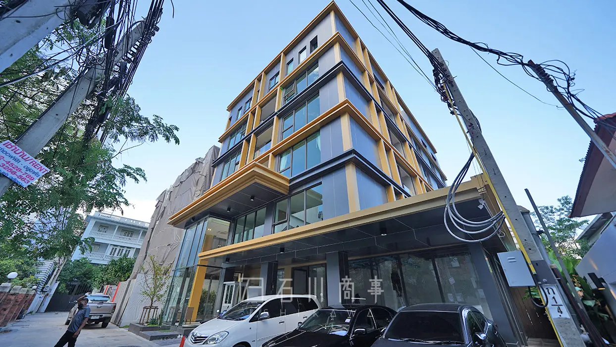 Aquila Bangkok & Residence - Exterior