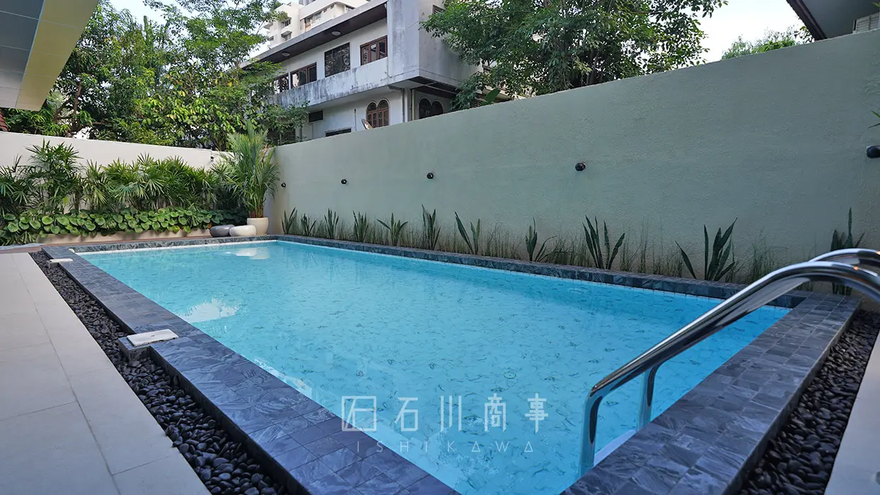 Aquila Bangkok & Residence - Swimming Pool