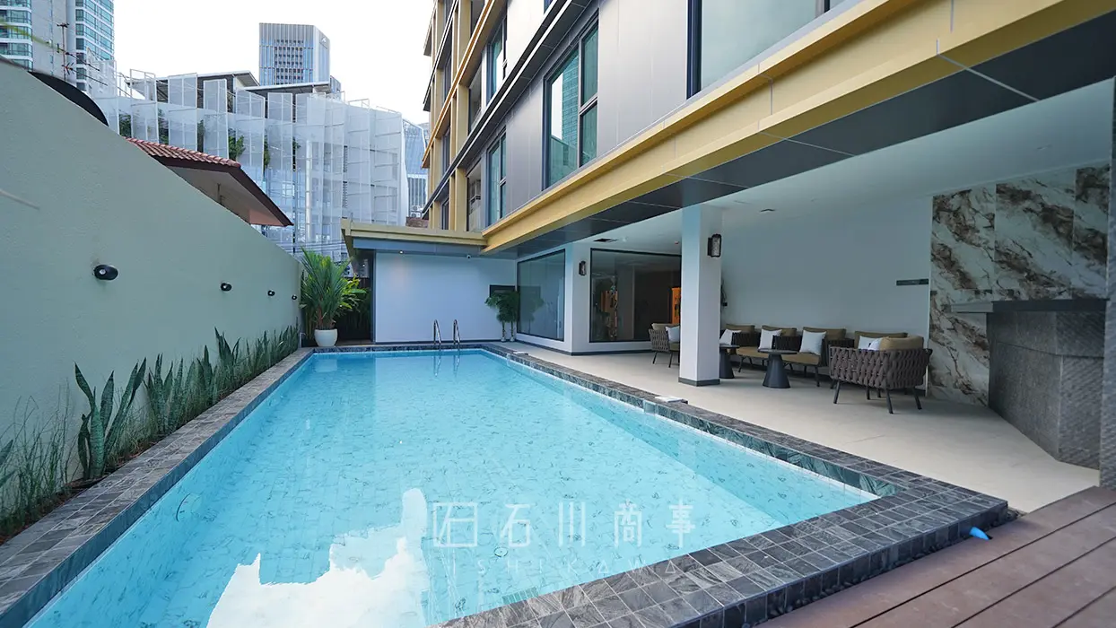 Aquila Bangkok & Residence - Swimming Pool