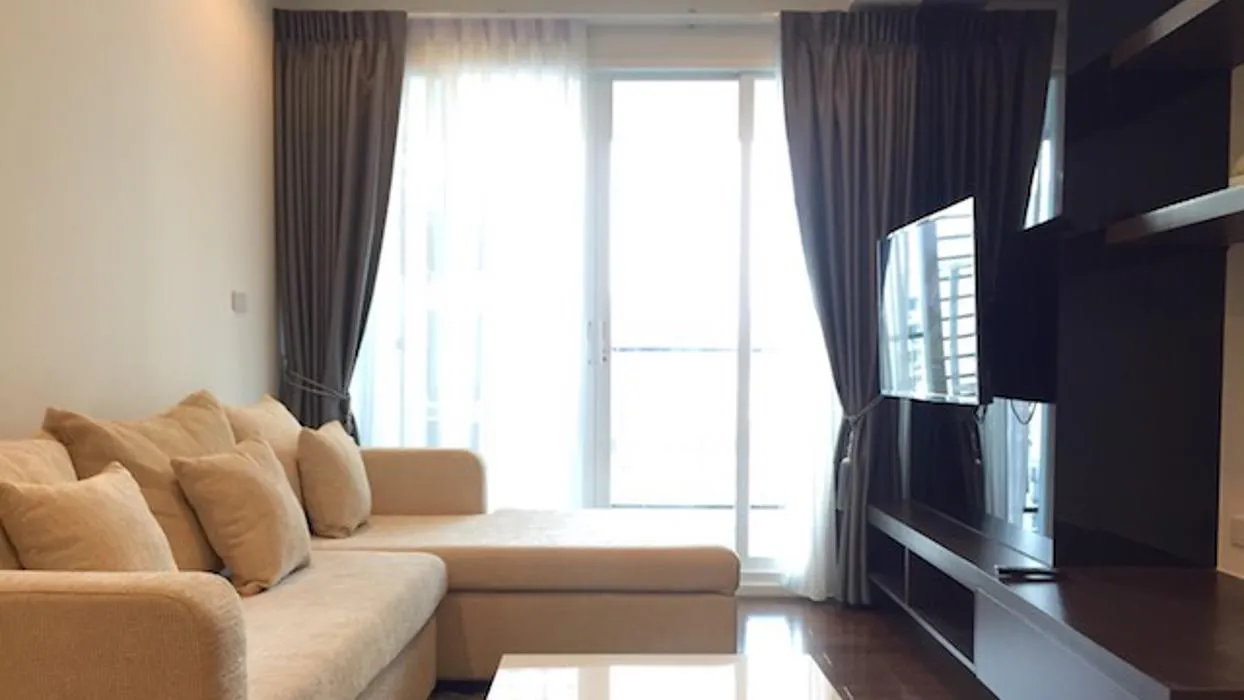 15 Sukhumvit Residence