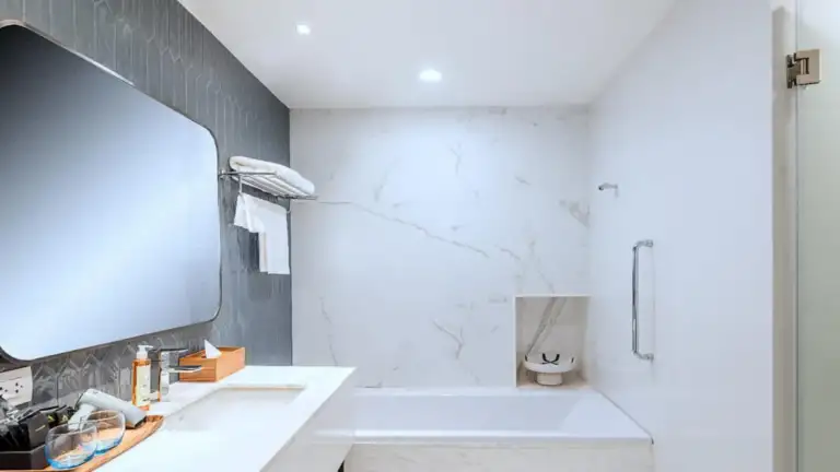 Amanta Hotel and Residence Sathorn