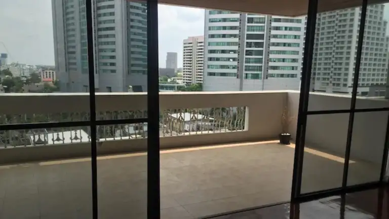 Dera Mansion