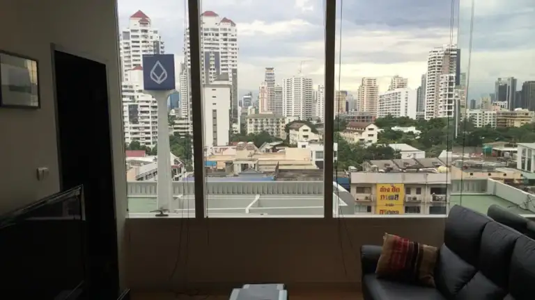 Eight Thonglor Residence
