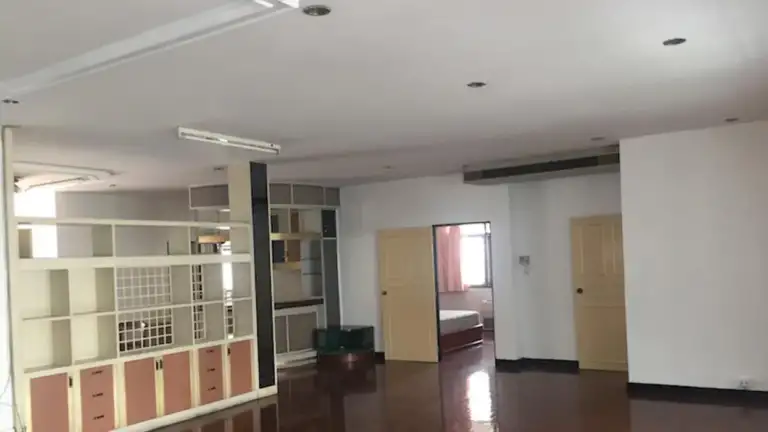Green Apartment