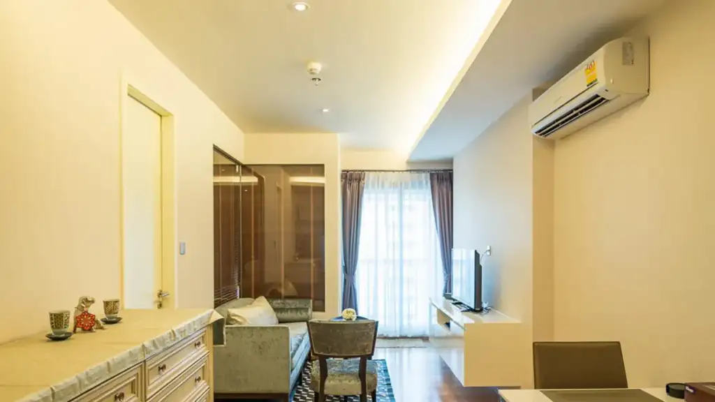 h condo sukhumvit 43 1bed 001