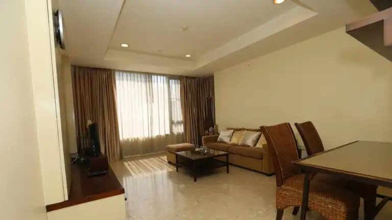 Hampton Thonglor 10