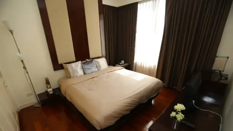 Hampton Thonglor 10