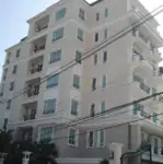 La Vie En Rose Place