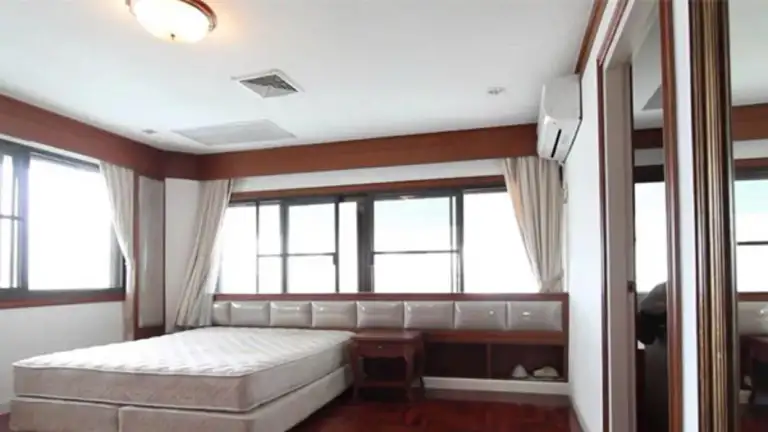 Le Raffine Sukhumvit 24