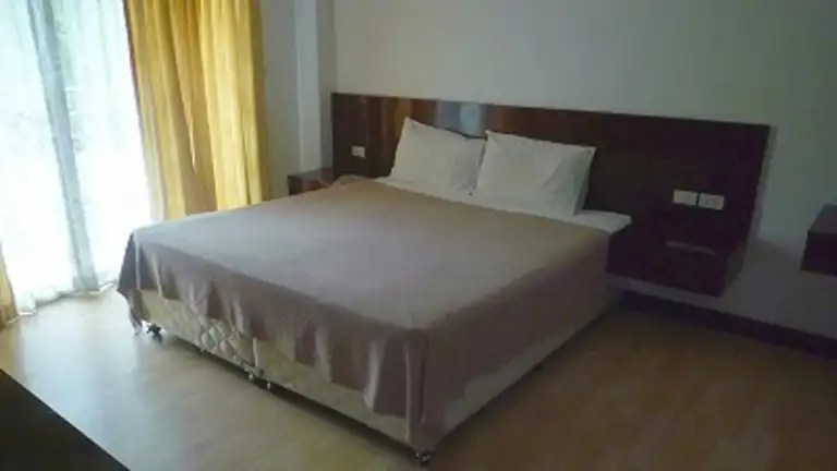 Ploenchit Grand View Mansion