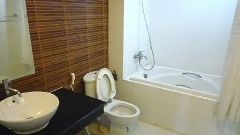 Ploenchit Grand View Mansion