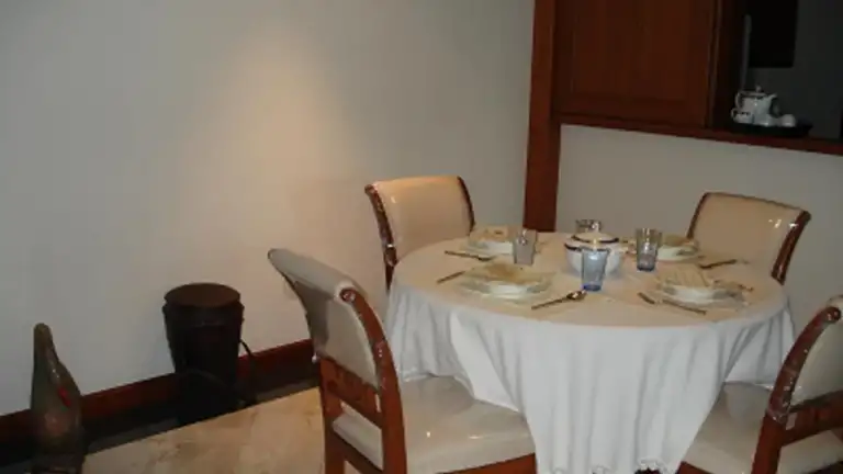 Suan Phinit Executive Apartment