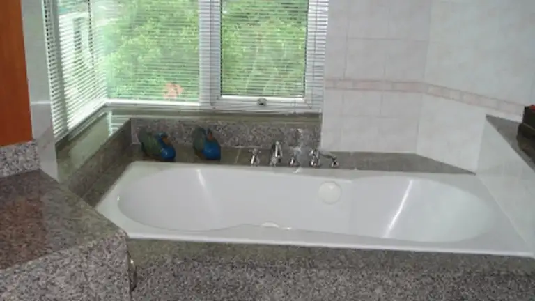 Suan Phinit Executive Apartment