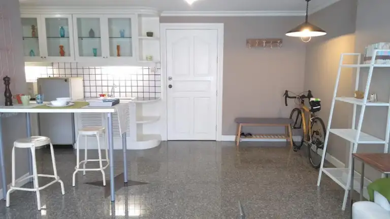 The 18th Apartment