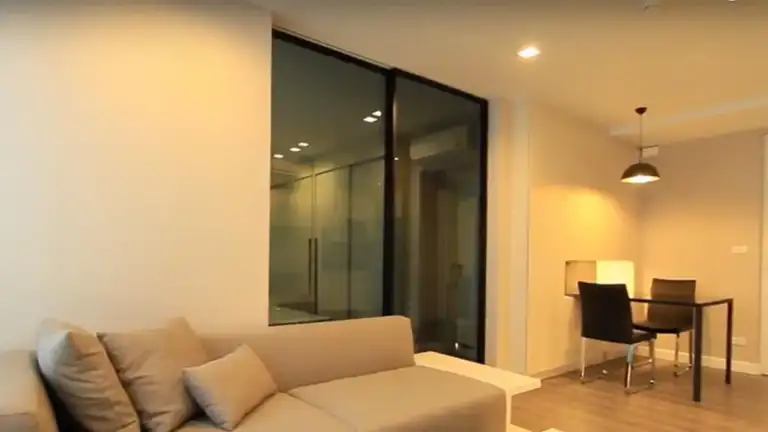 The Room Sukhumvit 40