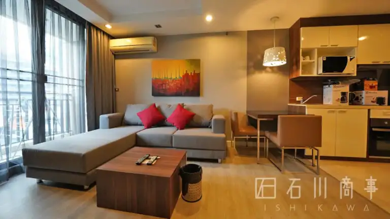 Upper Suites Sukhumvit 23