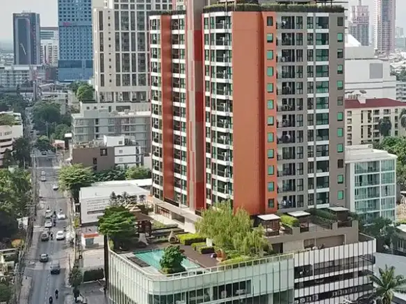 Upper Suites Sukhumvit 39 - exterior