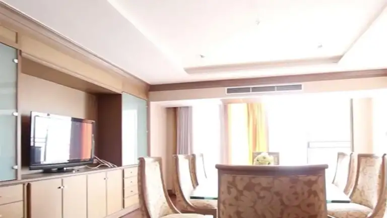 Wattana Heights